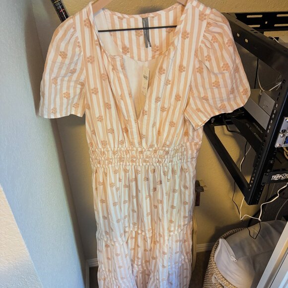 Anthropologie The Somerset Maxi Dress Textured Edition Smocked Tiered LightSand - Picture 4 of 7